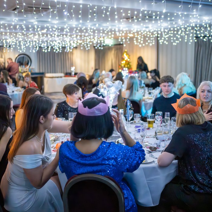 Richard Kendall’s Christmas party magic1
