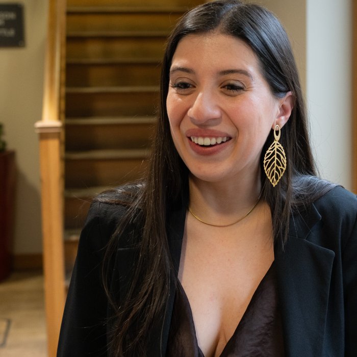 Hana seeing Nando’s bent coin